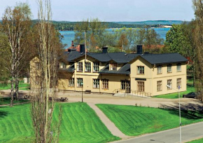 Отель Karlsborg B&B Hostel  Карлсборг